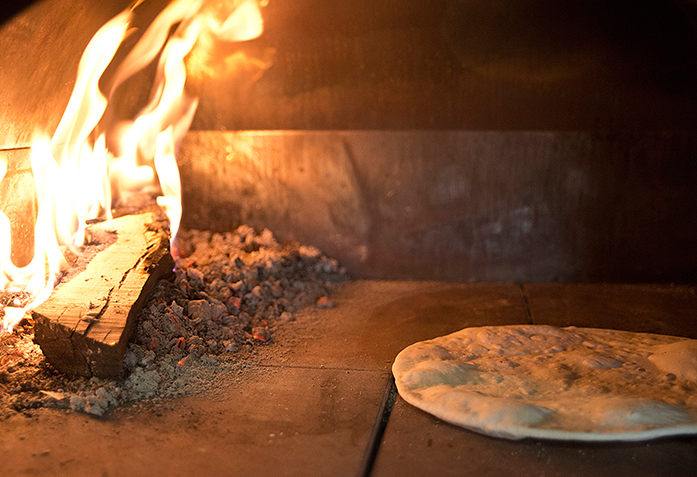 ricetta-piadina-romagnola-nel-forno-a-legna-5-minuti__70518_zoom.jpg