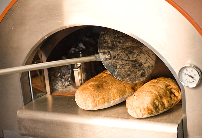 pane-cotto-nel-forno-a-legna-5-minuti__97148_zoom.jpg